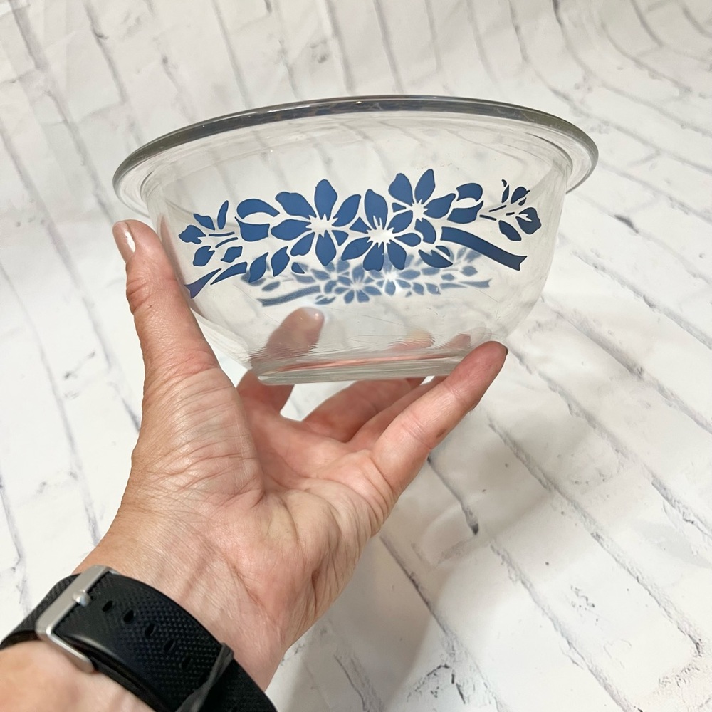 Pyrex Corning NY USA glass mixing bowl blue ribbons and flowers pattern - Picture 3 of 7
